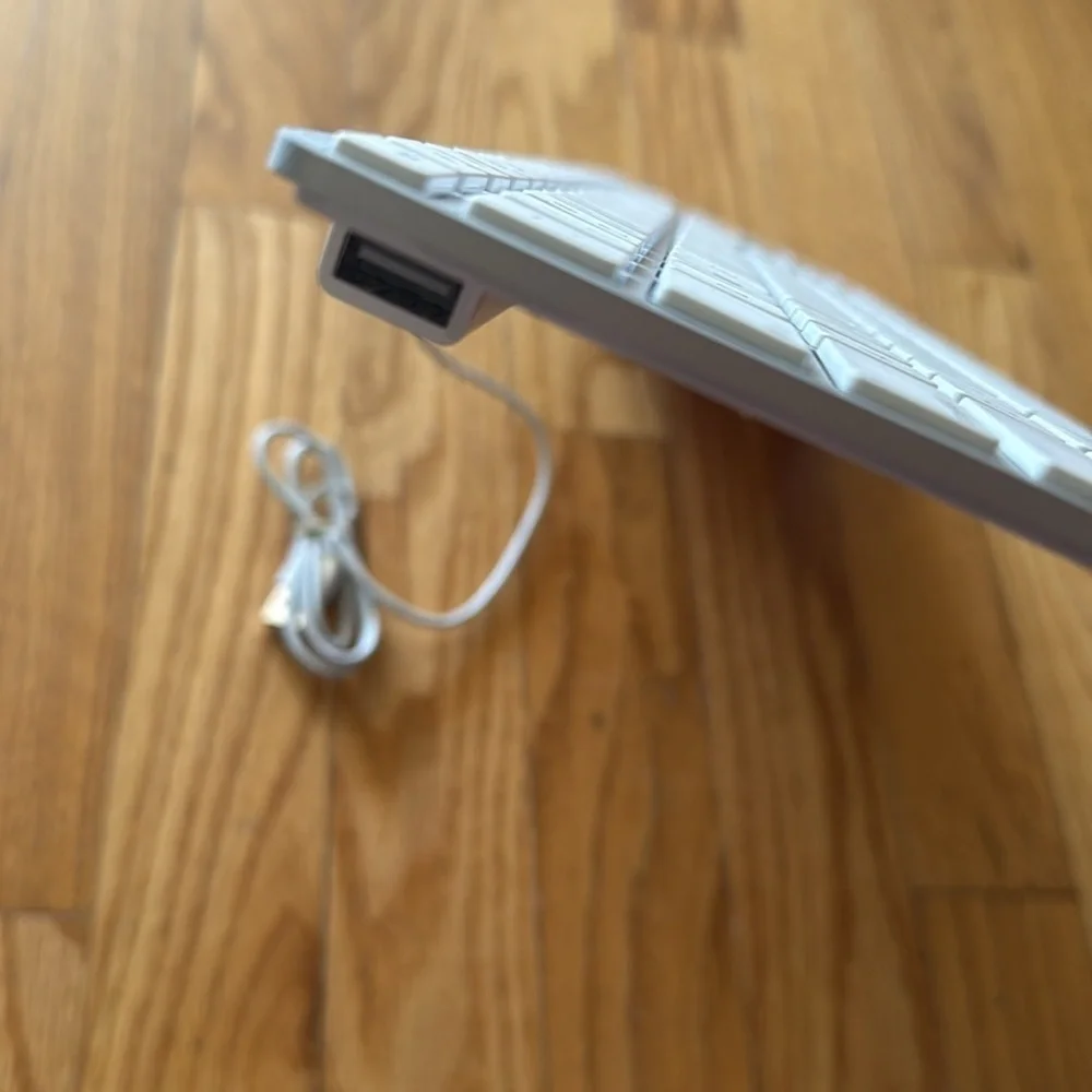 Apple wired keyboard